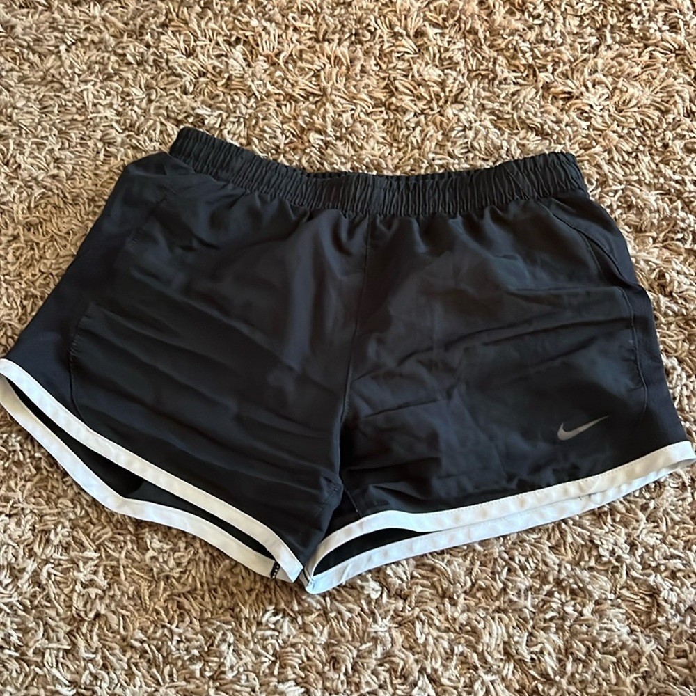 Nike girls, black shorts, size small